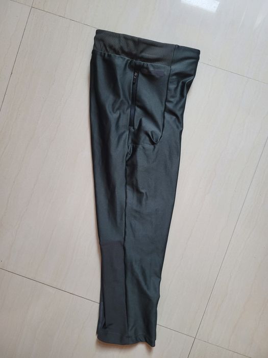 Спортни клинове и сутиен/бюстие