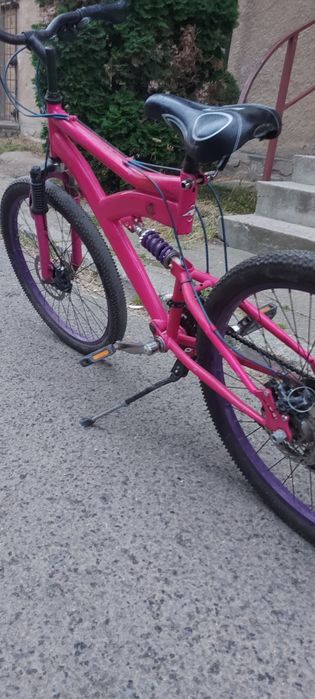 Bicicletă full suspension