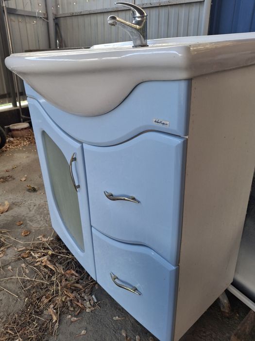 ,тумба,зеркало висячи