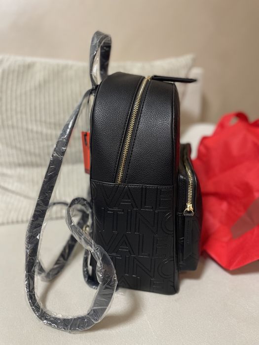 Черна кожена раница Valentino