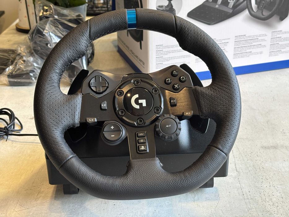 LOGITECH TRUEFORCE G923 SЕ (геймърски волан за PC, PS5 и PS4)