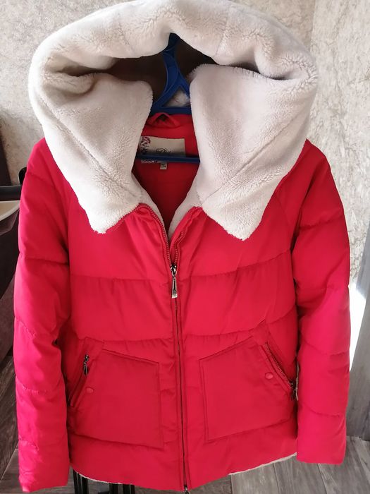 Продам женскую куртку