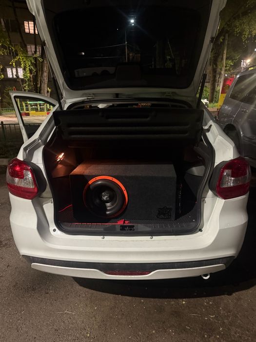 Продам сабвуфер на машину 2 канальный