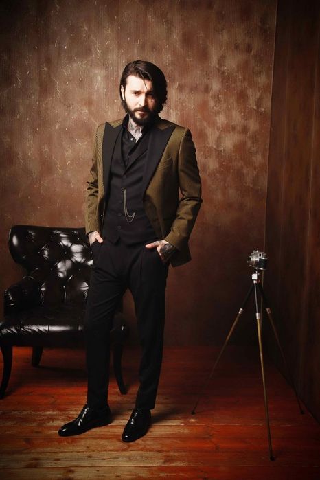 Men’s Cave Sacou si Vesta