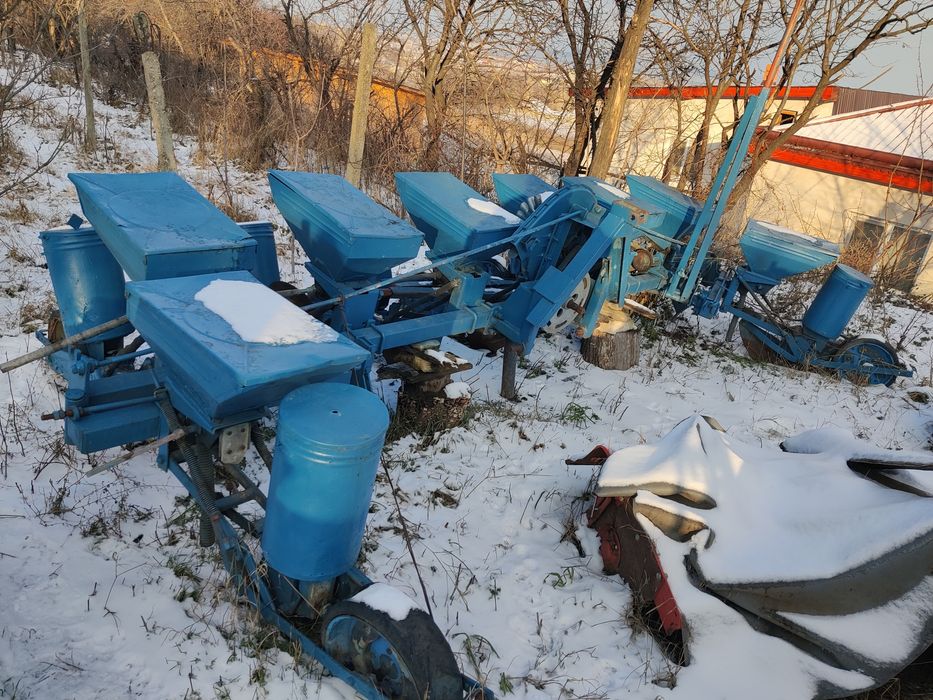 Vând Semănătoare Porumb spc8