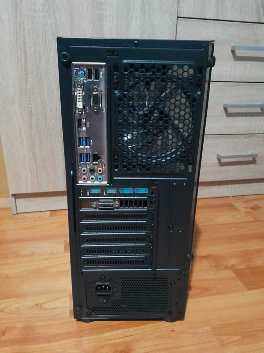 Unitate PC- I7 4790, 16GB RAM, Radeon RX 480 8GB DDR5 256 BITI