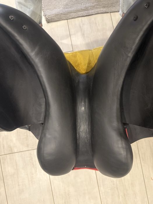 Vand Sa Calarie Piele Velicea aproape noua