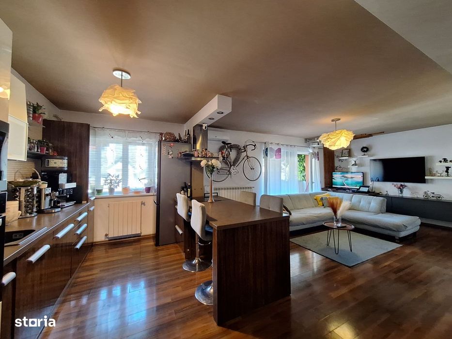 Apartament cu 3 camere, 77 mp, 2 bai, parcare, zona Sub Cetate — fotografia 3