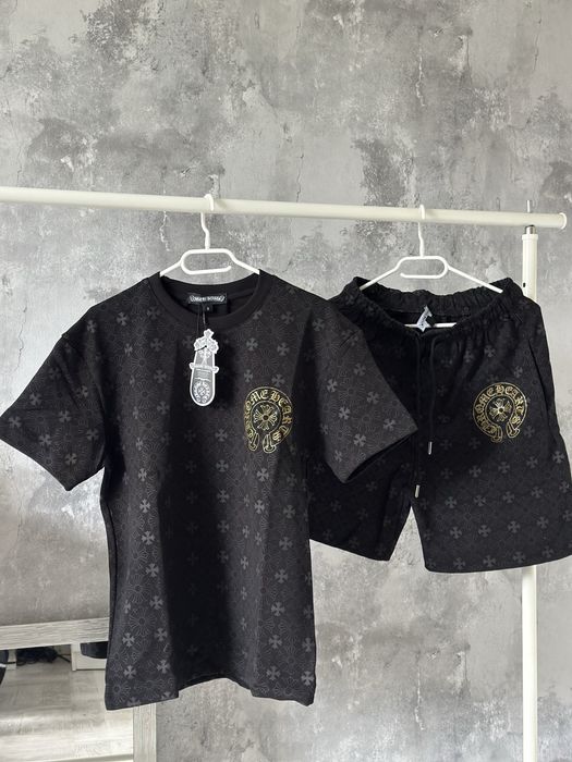 Compleu Chrome Hearts essentials off white