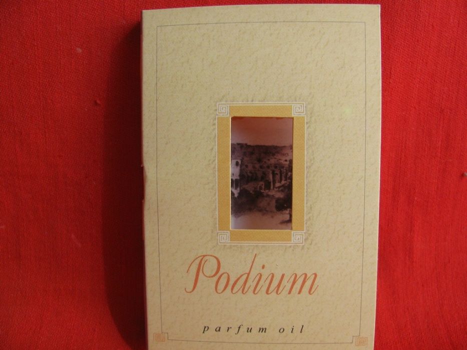 Подарок - набор парфюмерных масел.