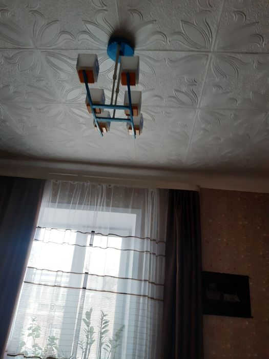 Продаётся; ЛЮСТРЫ,потолочные