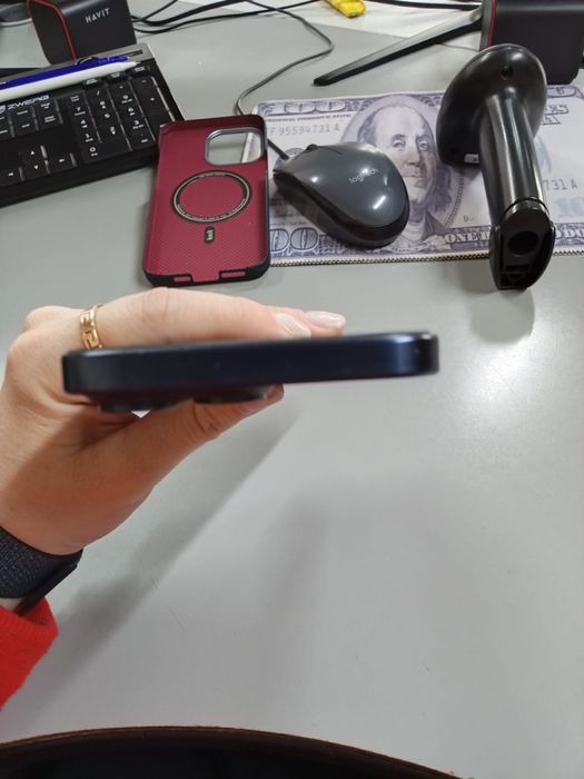 Продам айфон 15 про макс  256гб