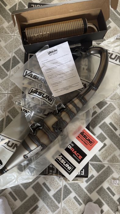 Yasuni Carrera 10 Black Minarelli Horizontal