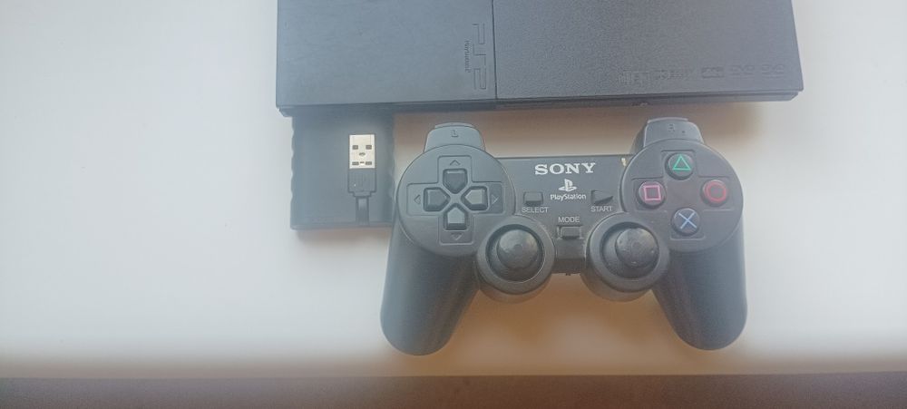 Playstation 2 zagrujaet s fleski igr