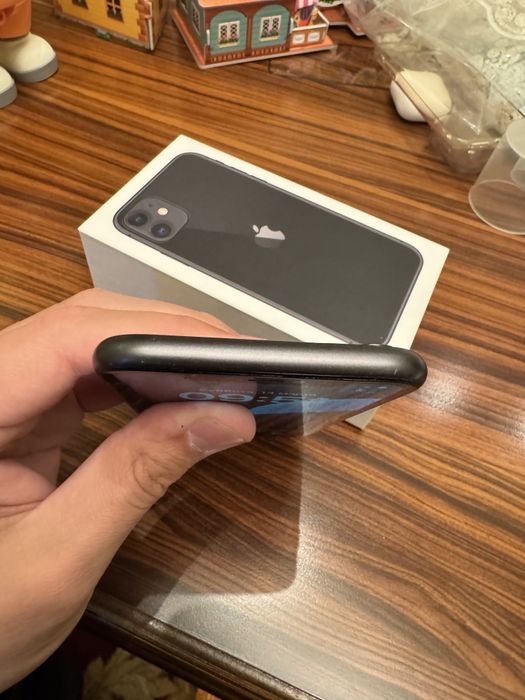 Iphone 11 Qora 64GB LLA