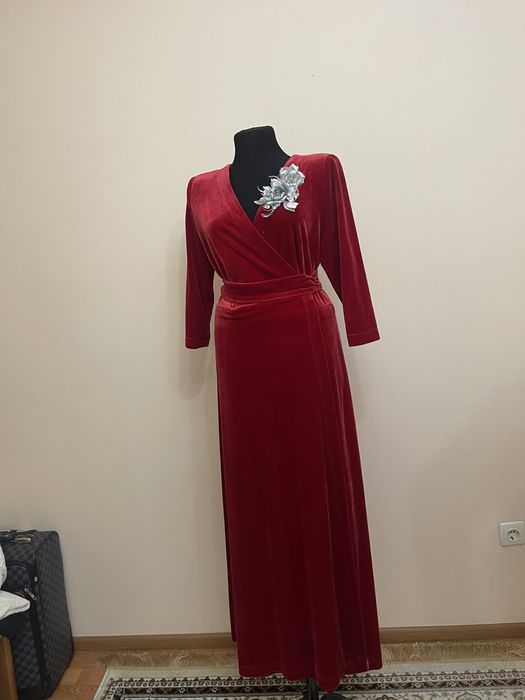 Вечернее платье велюр