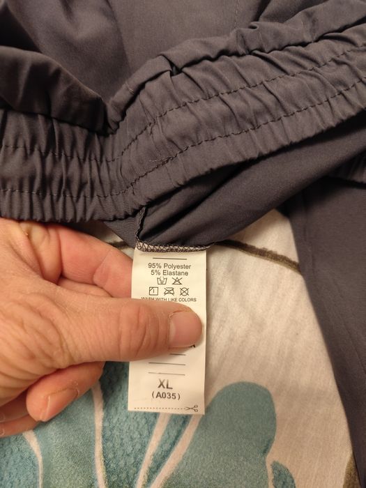 Pantaloni de foită