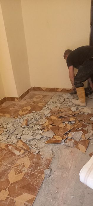 Decopertare Gresie Faianta Taiere TaiatPerețiBeton Santuri elec Brașov