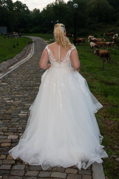 Vând Rochie de mireasa în