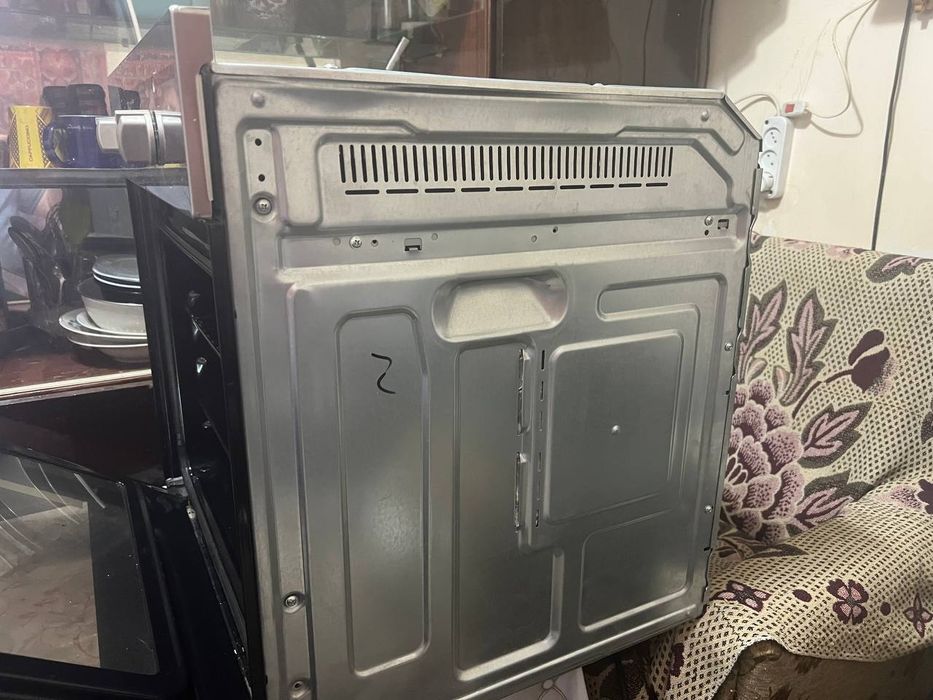 Встраиваемая электрическая духовка Indezit