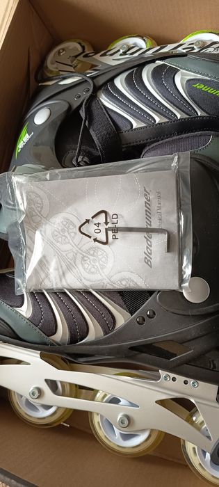 Нови, неупотребявани ролери BLADERUNNER