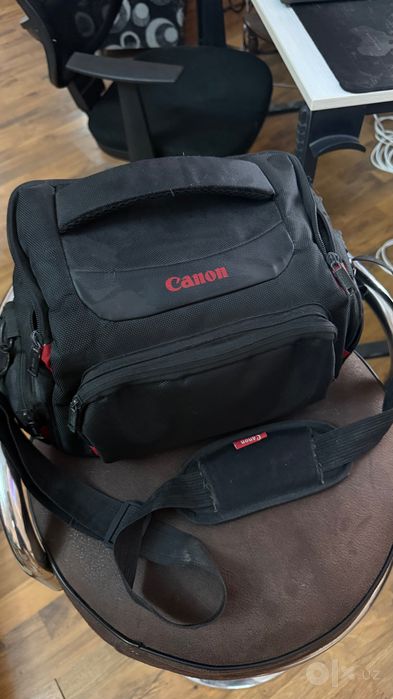 Продаю Canon EOS250D Kit 18-55mm IS STM+ Сумка+ Saramonic