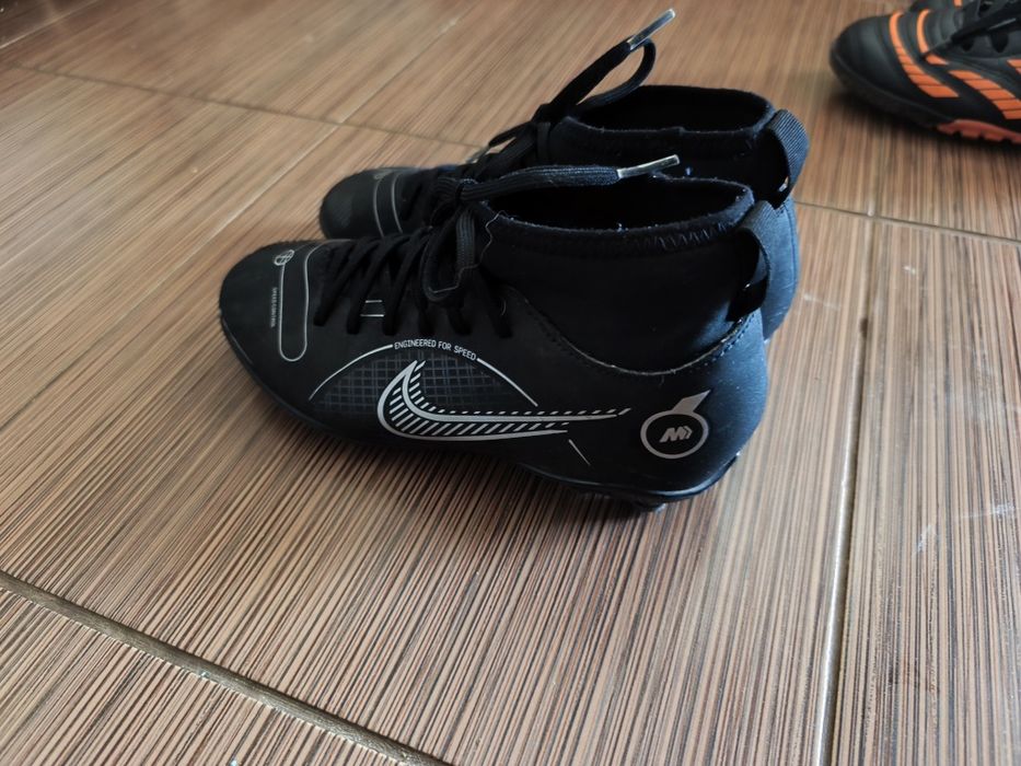 Crampoane nike fotbal marimea 34
