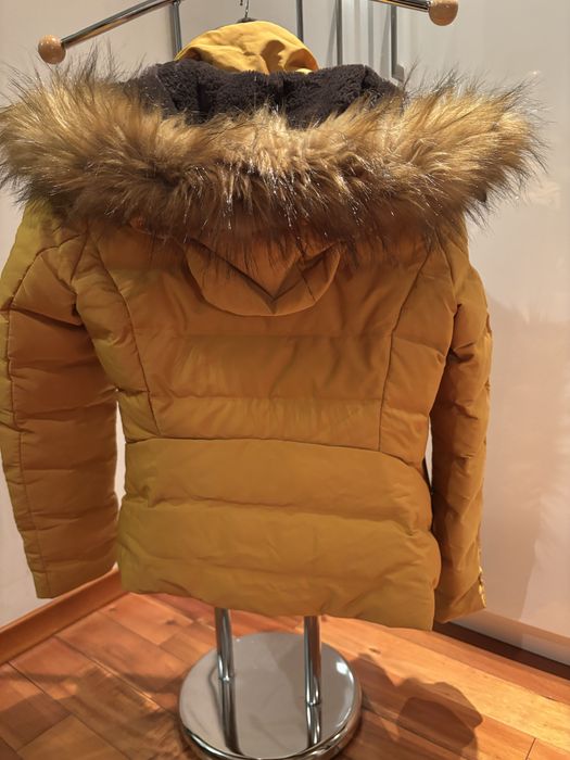 Зимно яке със сваляща се качулка Zara