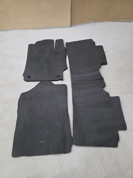 Продам коврики на Камри 45