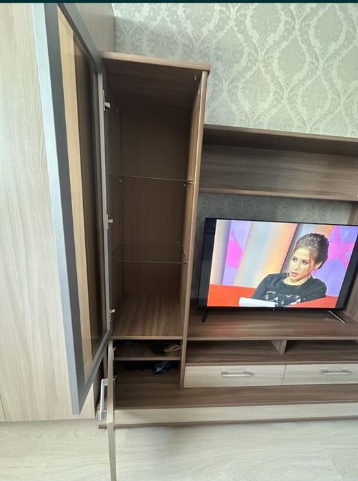 Продам новую стенку для телевизора