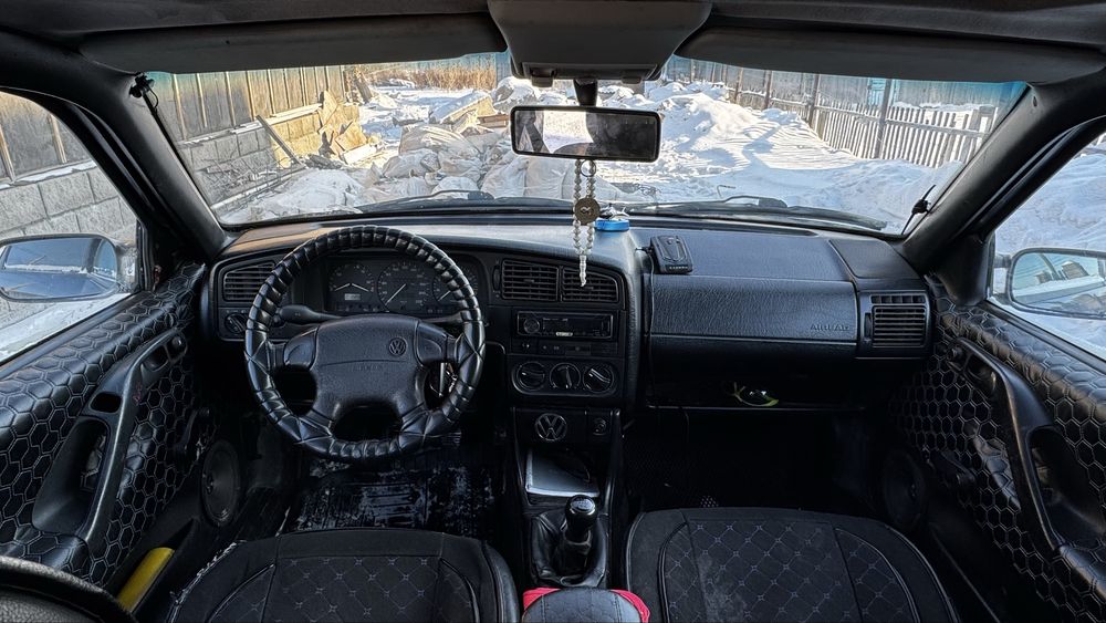 пассат б4, 1.8 моно