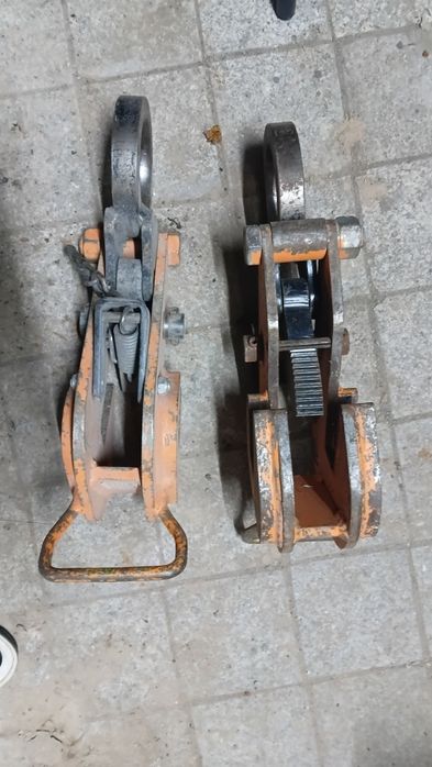 Продам крючки 4 шт.