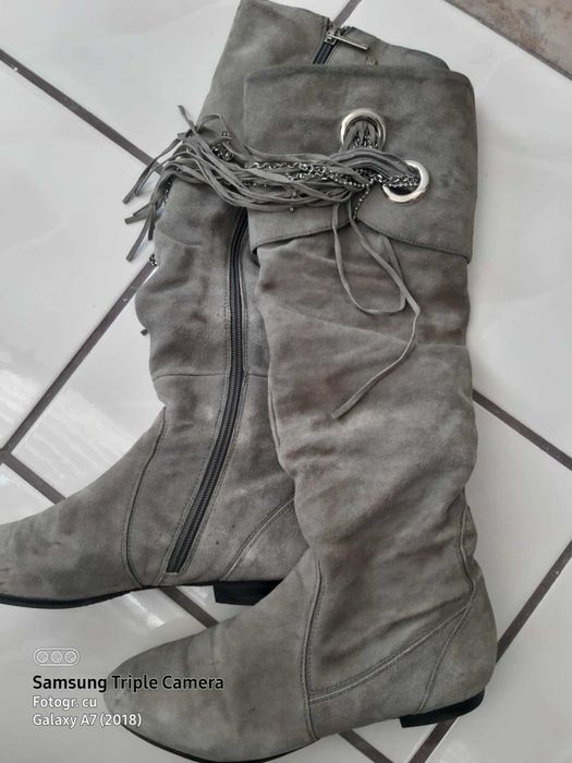 Doua perechi cizme piele naturala marime 36