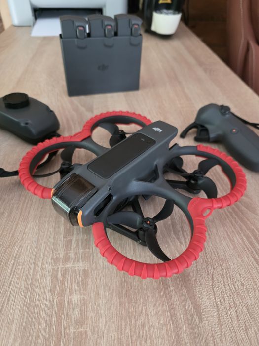 Vand drona DJI Avata 2 Fly More Combo,3 acumulatori,impecabila