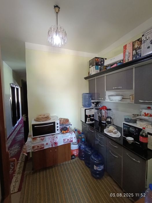 Uy sotiladi 3 xonalik