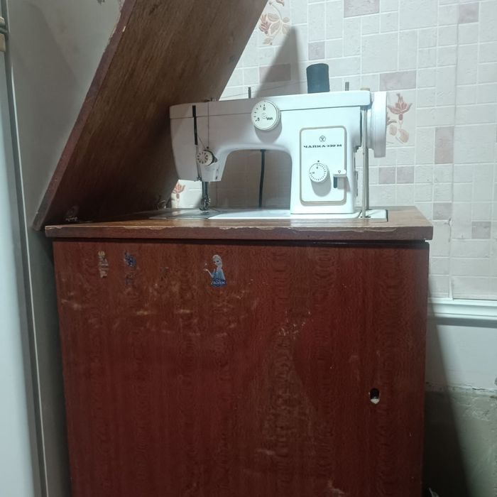 Тикув машинаси срочна сотилади