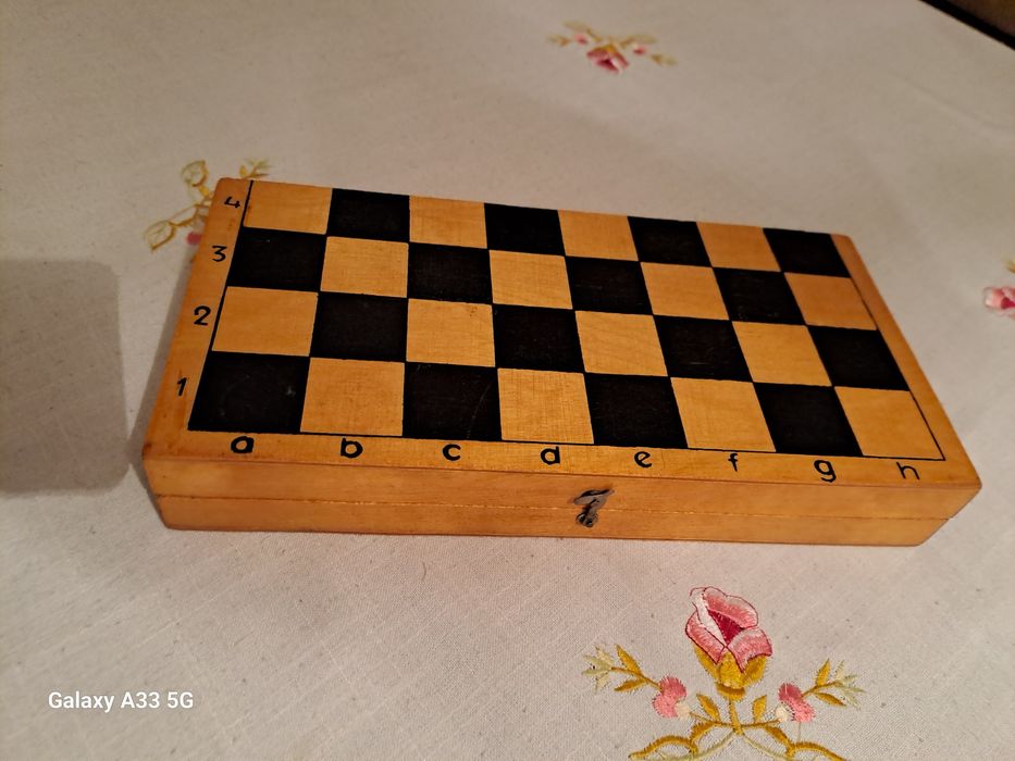 Шахматы  и  шашки.