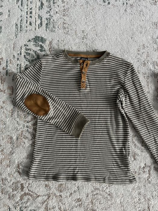 Продам однжду для мальчика на 5-6 лет