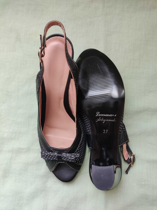 Дамски сандали от естествена кожа