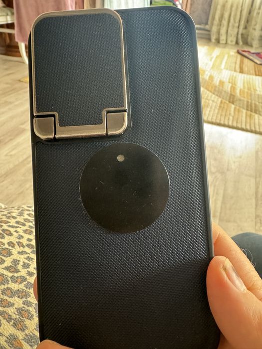 Продам чехол на Айфон 15