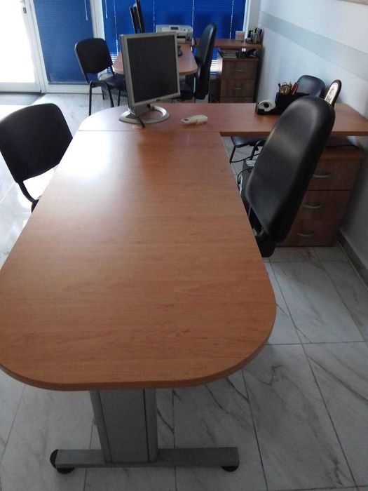 Обзавеждане за офис продавам