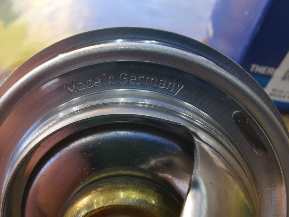 Нов неизползван термостат за Бмв е 36 2.0i 150к.с