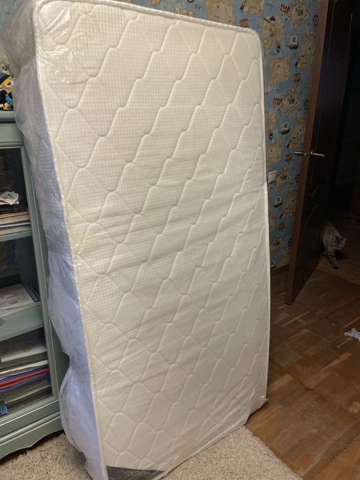 Срочно продам матрас новый 158/80