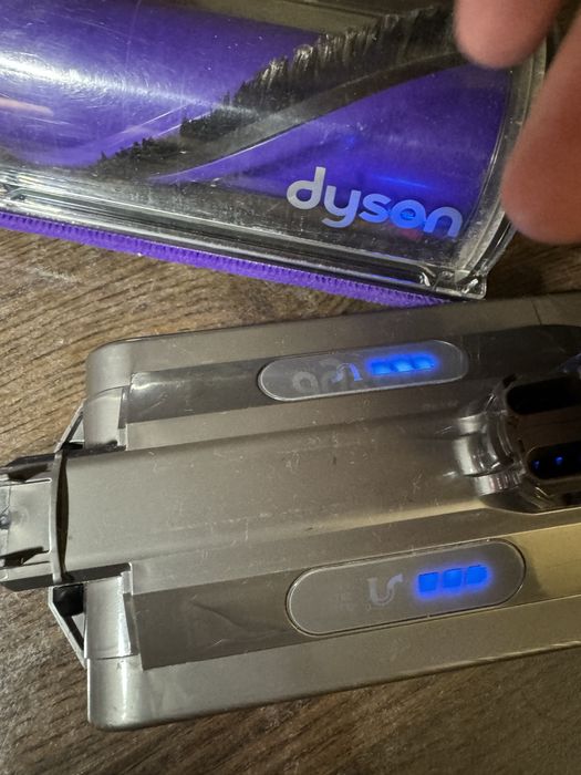 Dyson V10 perie motorizata si acumulator originale