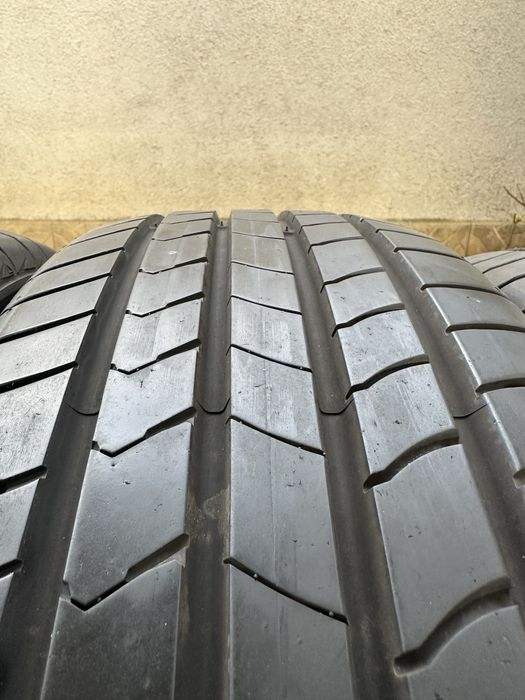 215/60/17 KUMHO ecsta HS51