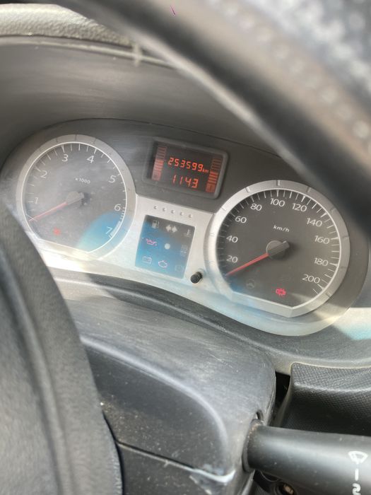 Largus 2019 Vesta motor 253000 probeg metan bor yumshoq balon