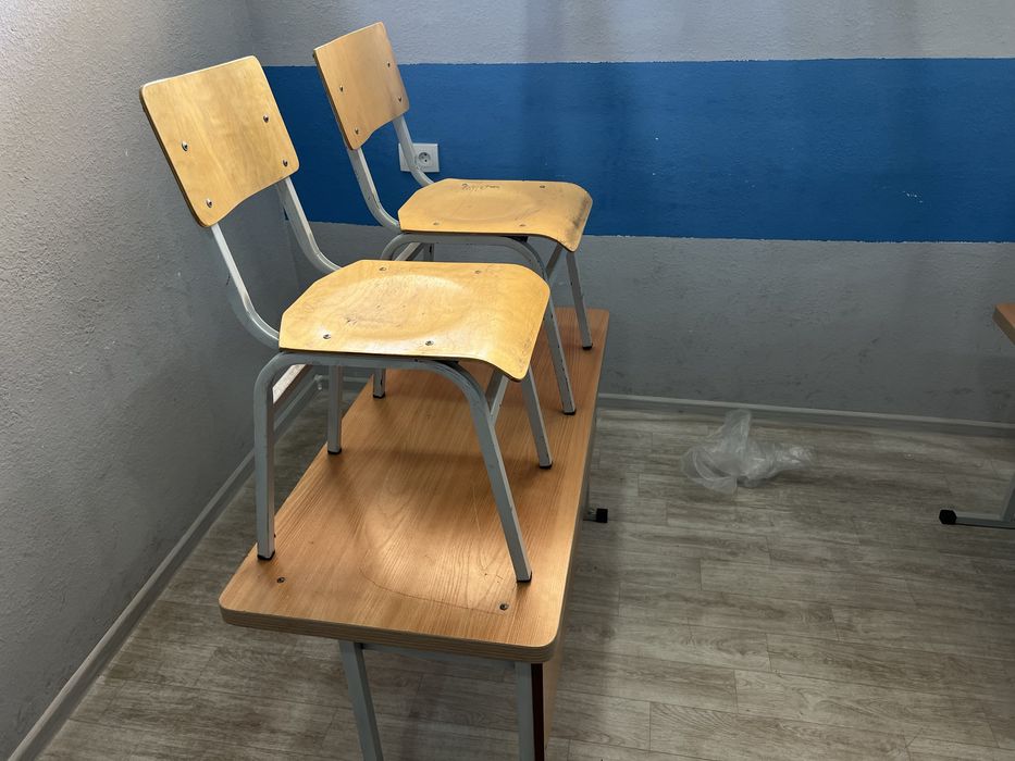 Парта стул сотилади