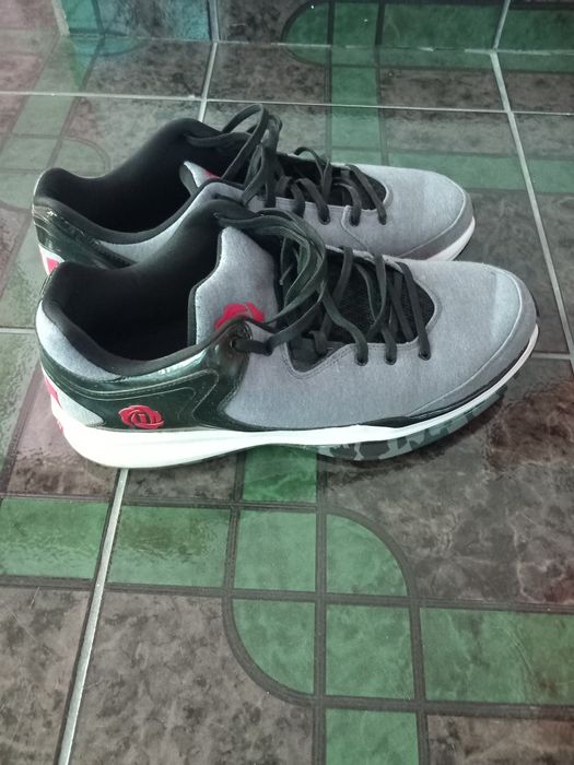 Vind Adidas nr 46