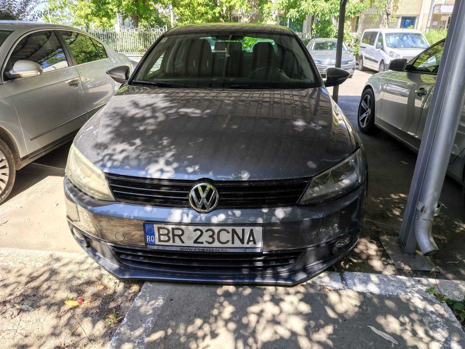 VOLKSWAGEN Jetta