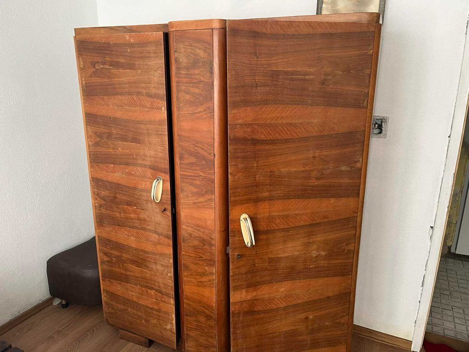 Ретро двукрилен гардероб